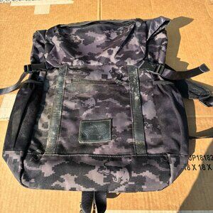 Red Bull Signature Series Digital Camo Backpack 18x16x7 Metal Buckles Rare